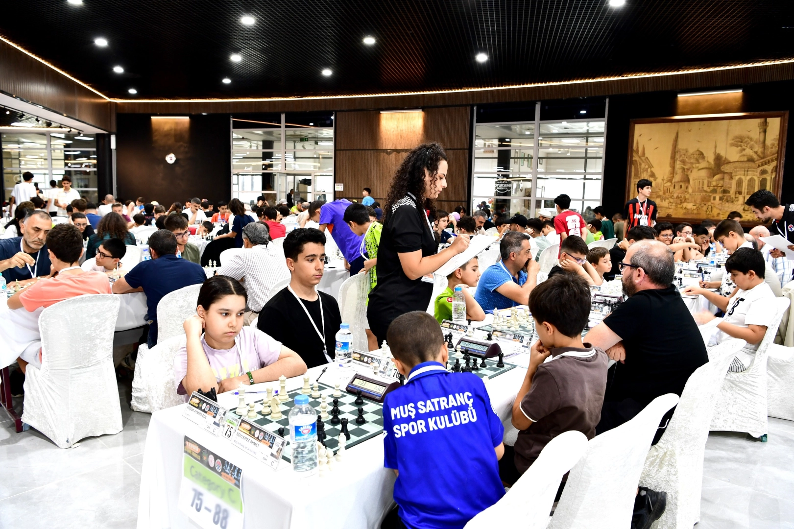 Malatya'da Uluslararası Altın Kayısı Satranç Turnuvası Devam Ediyor